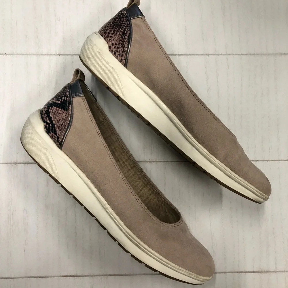 Naturalizer Harris Faux Suede‎ Sand Drift Snake Flat Sneaker  Size 10 Womens EUC